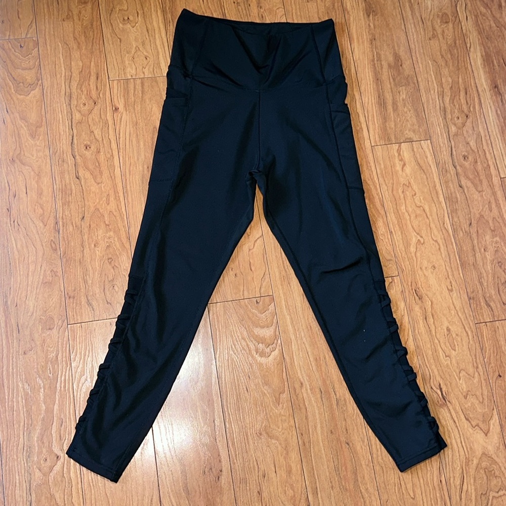 Black leggings